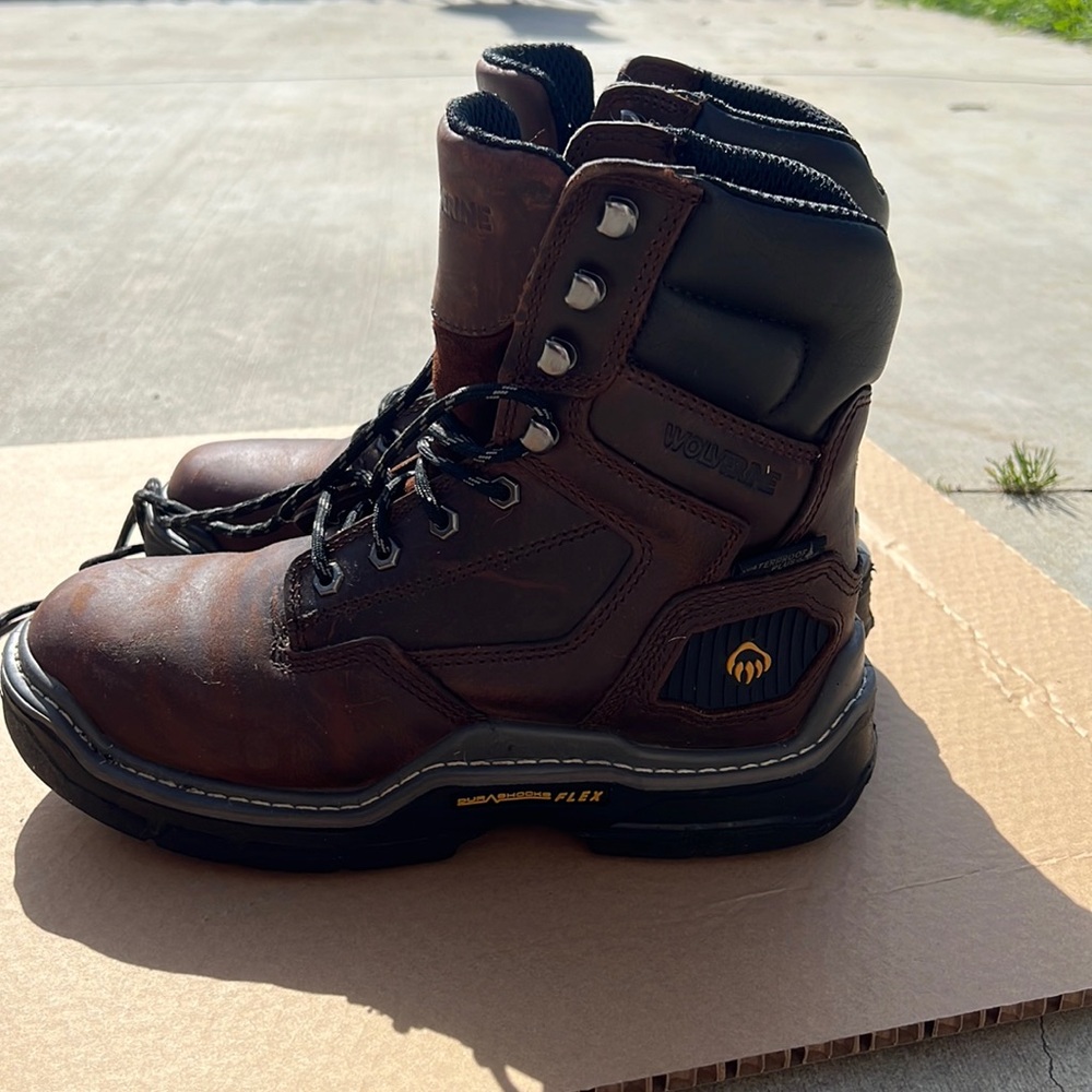 Like Brand new wolverine men’s boot. Size 7. waterproof full-grain leather